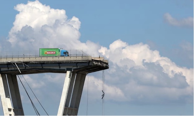 Ponte MOrandi caminhao