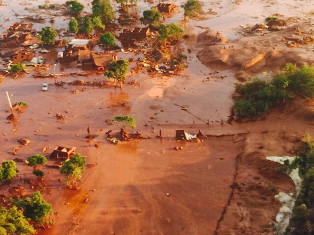 Samarco barragem rompida