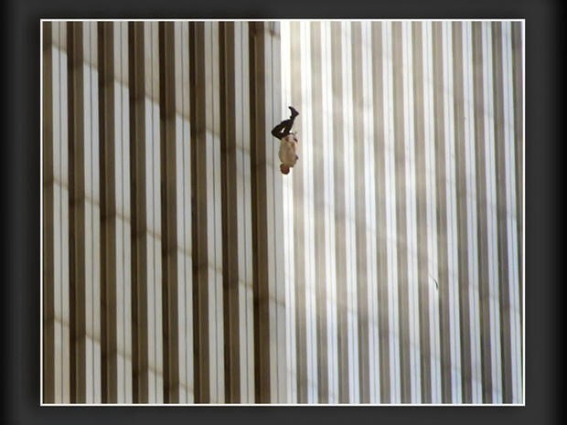 WTC vitima se atira do edifício
