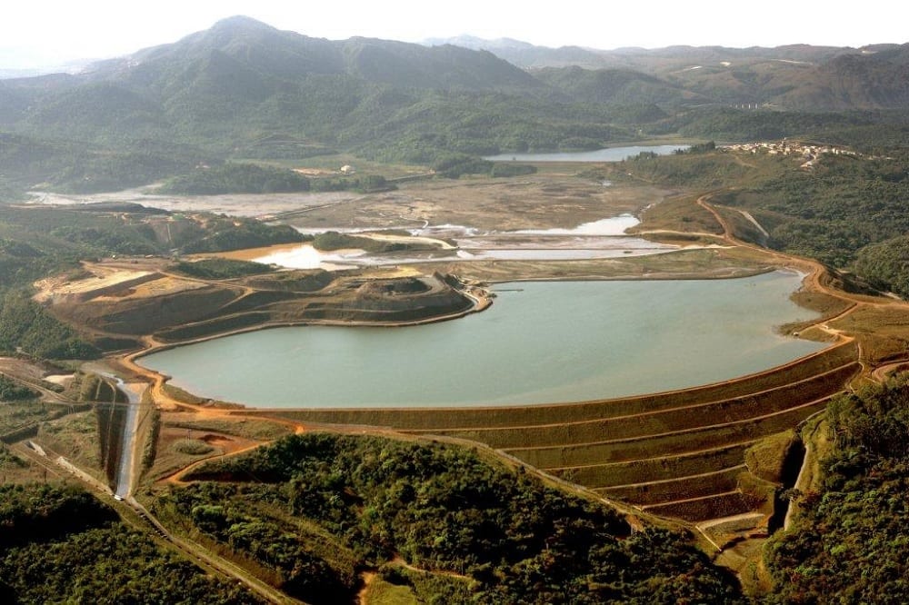 barragem perigosa